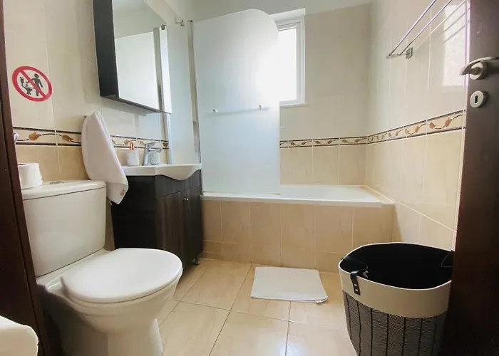 Apollo 2-br In ラルナカ