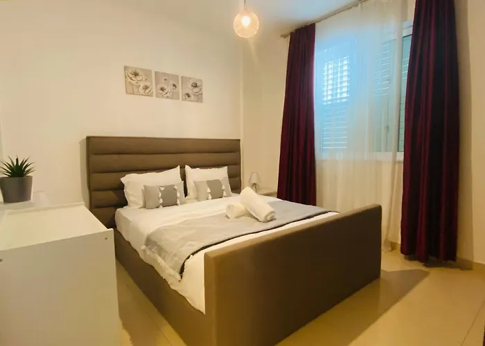 דירה Apollo 2-br In לרנקה